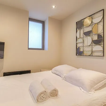 Contemporain Avec Terrasse Ensoleillee Apartment